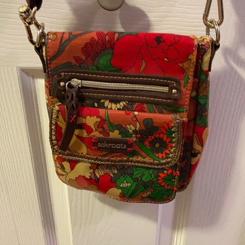 Sakroots cross body patterned purse